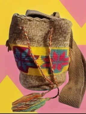 SALE Handwoven Colombian CB Bag Vibrant Patterns Wayuu Mochila Tassels 11"HX7"W
